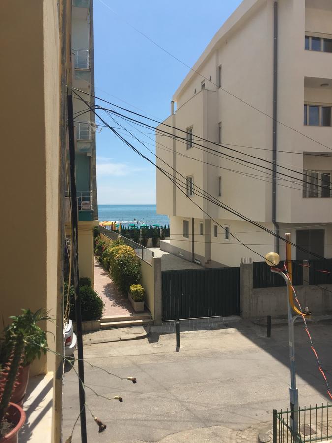 Seaside Apartments Durrës Buitenkant foto